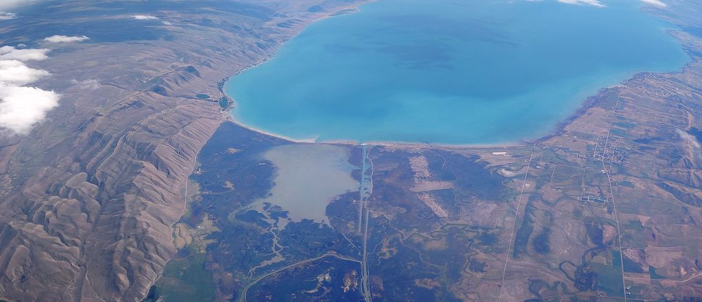 Aerial view of Bear Lake, Idaho-Utah.jpg