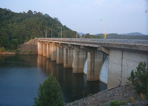Bb lake spillway.jpg