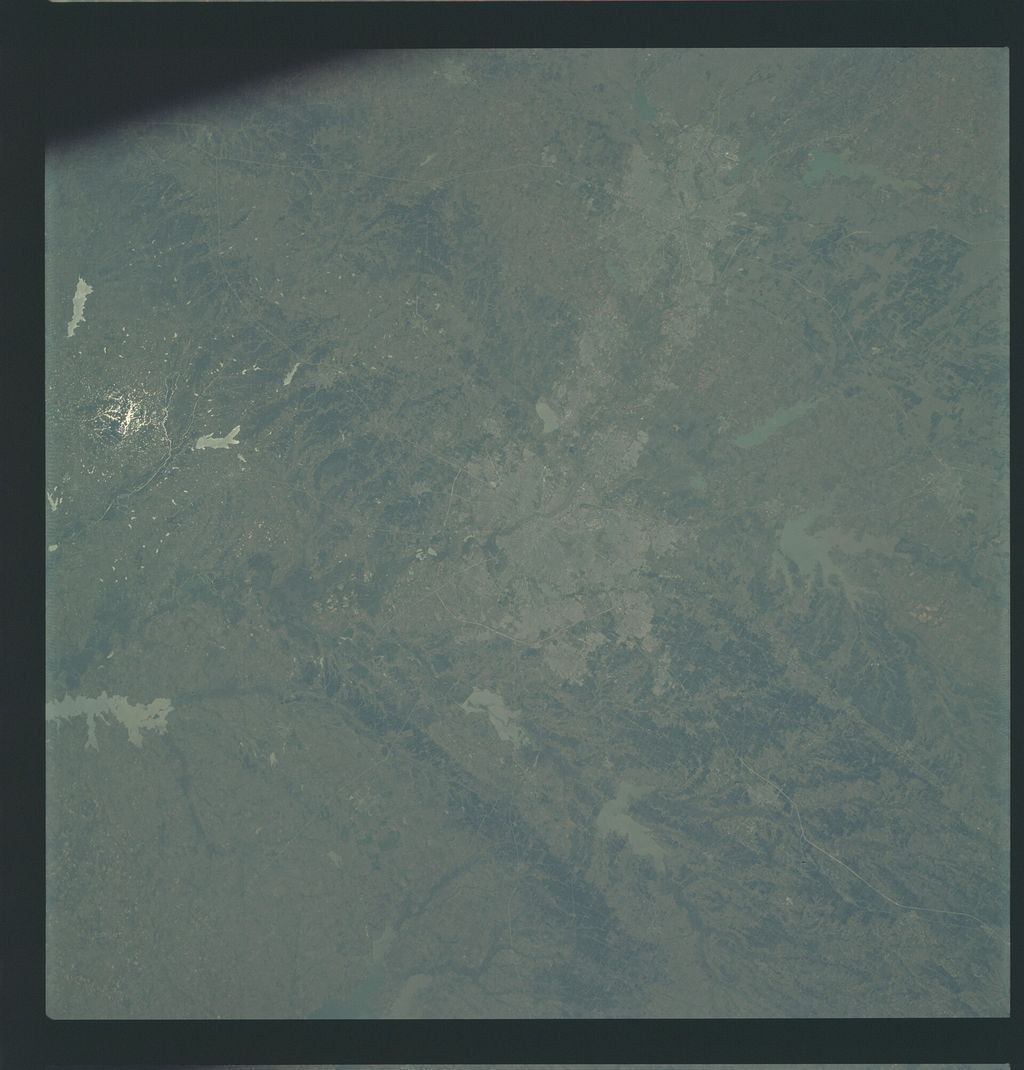 AS09-21-3299 (21728034950).jpg