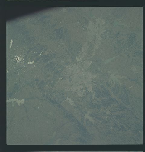 AS09-21-3299 (21728034950).jpg