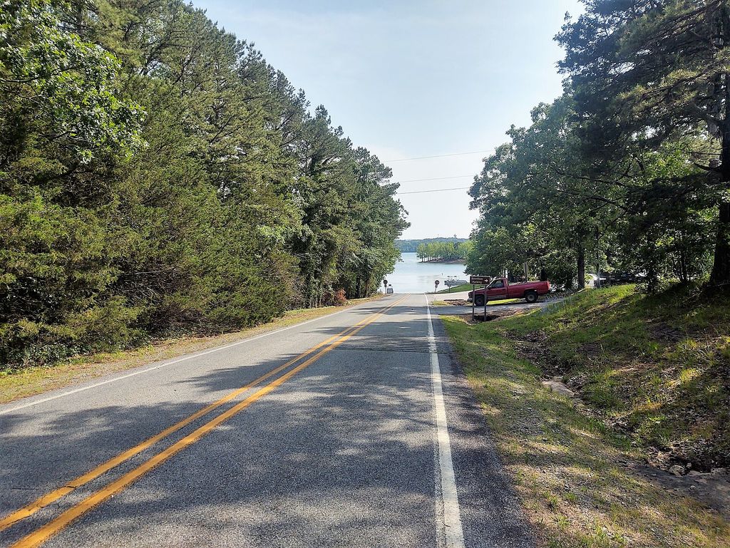 End of Arkansas Highway 25S at Old Highway 25 Recreation Area.jpg