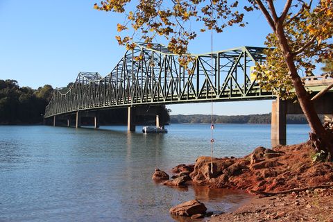 Browns Bridge, Lake Lanier, GA Oct 2017.jpg