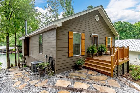 197 S Lands End Rd street entrance.jpg