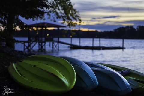 Kayaks on Lake Norman (51659238344).jpg