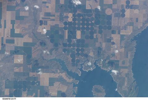 ISS007-E-12177 - View of South Dakota.jpg