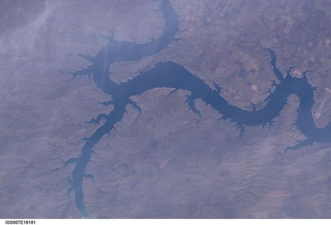 ISS007-E-16181 - View of South Dakota.jpg