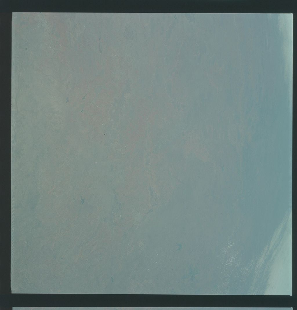 AS09-22-3336 (22034859615).jpg
