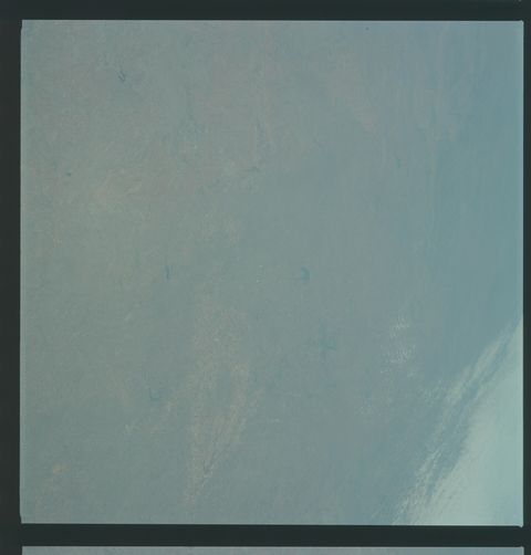 AS09-22-3337 (22022510782).jpg